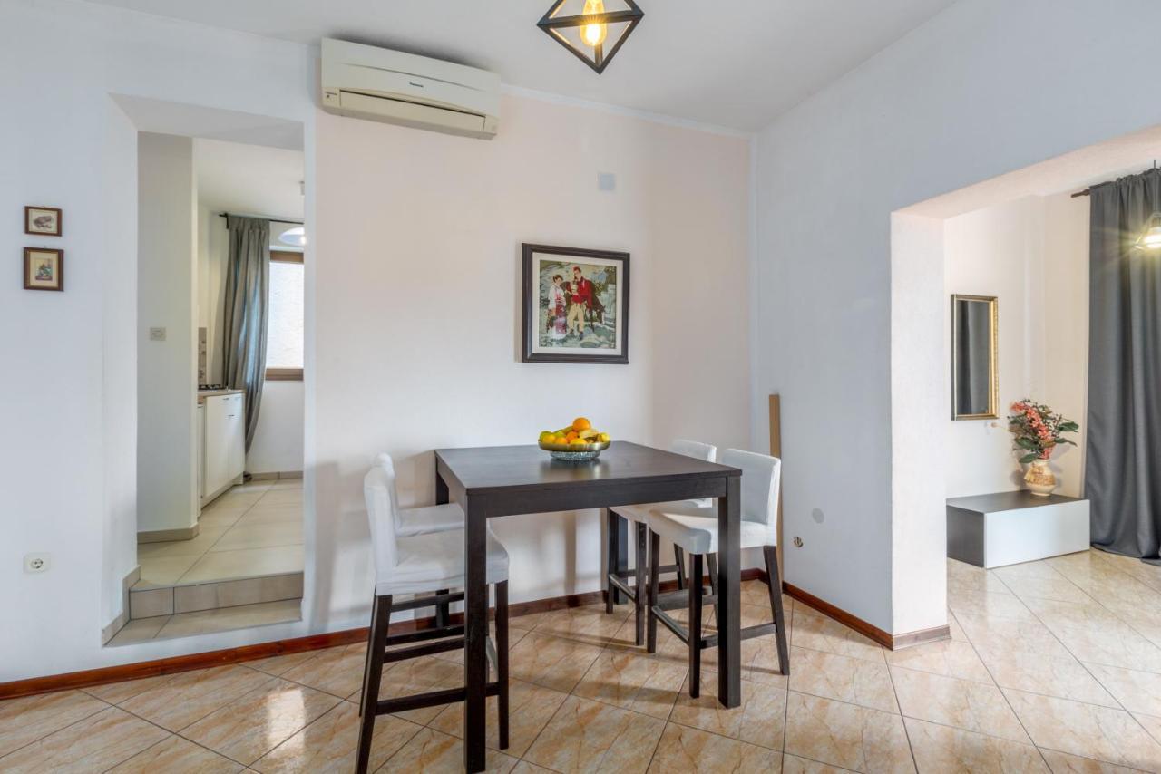 Apartments Zomzi Пореч Екстер'єр фото