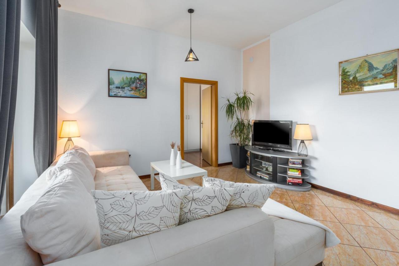 Apartments Zomzi Пореч Екстер'єр фото