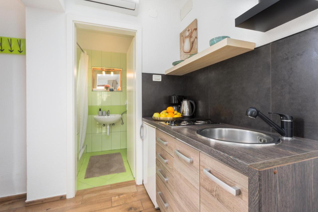 Apartments Zomzi Пореч Екстер'єр фото