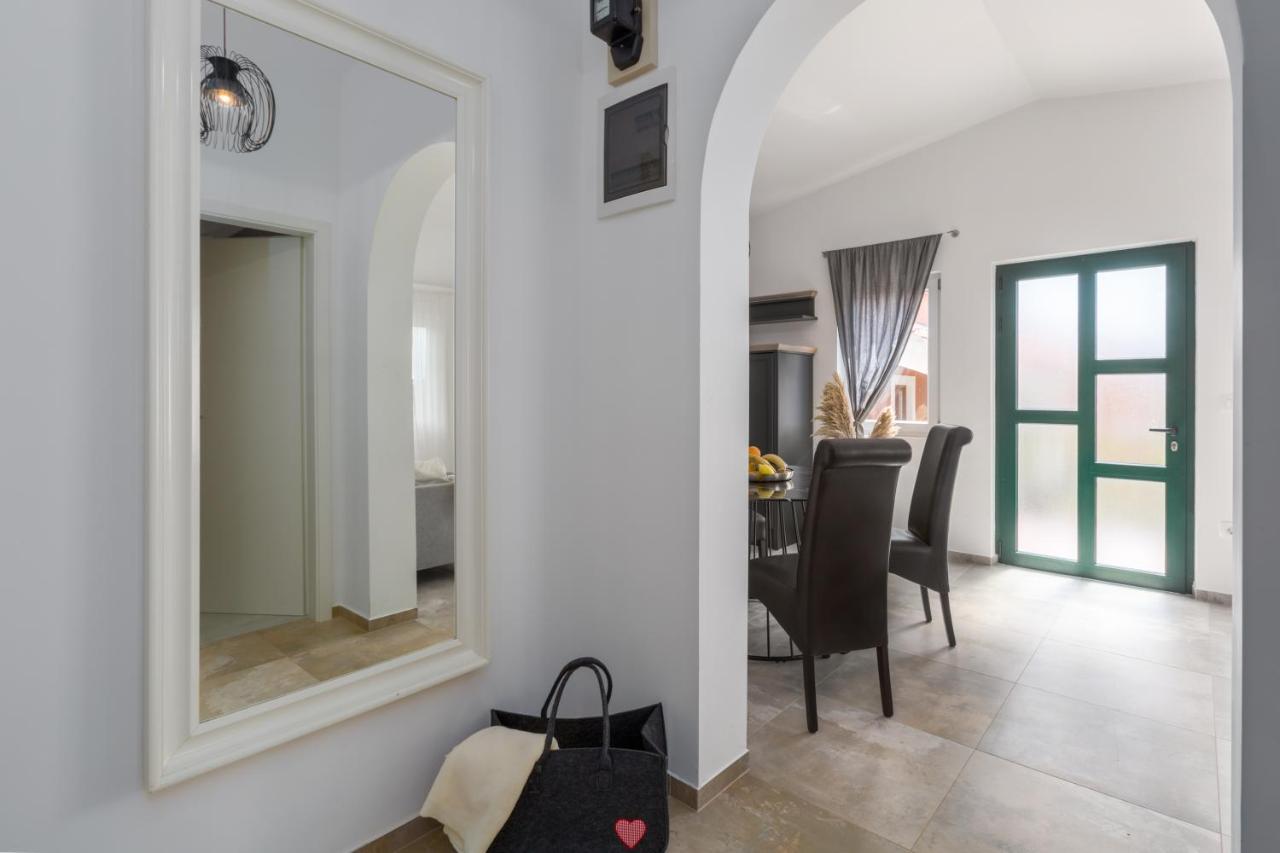 Apartments Zomzi Пореч Екстер'єр фото