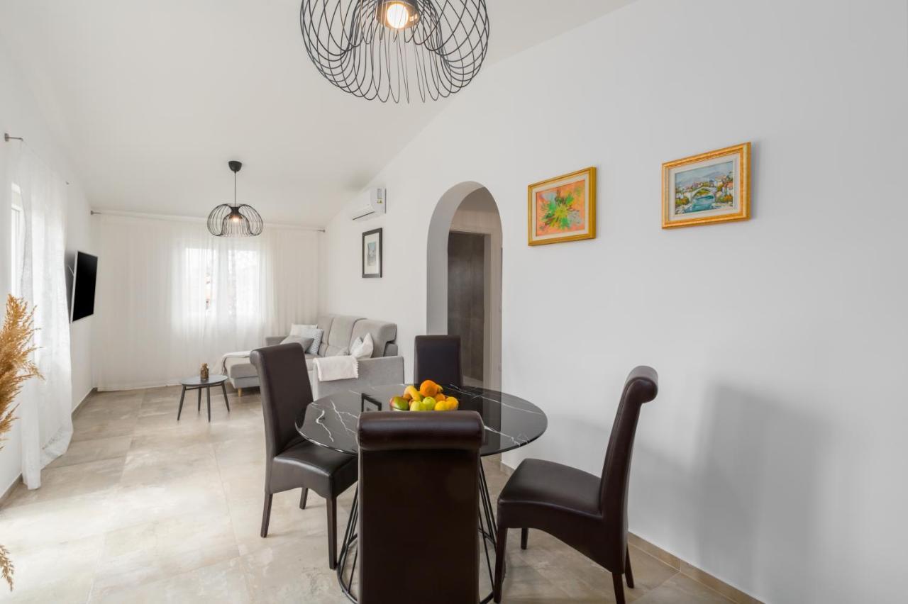 Apartments Zomzi Пореч Екстер'єр фото