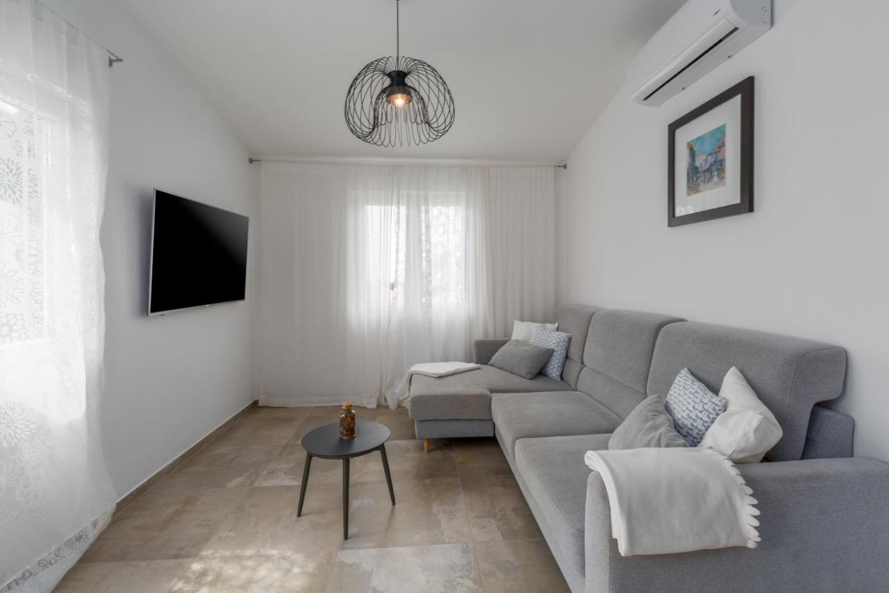 Apartments Zomzi Пореч Екстер'єр фото
