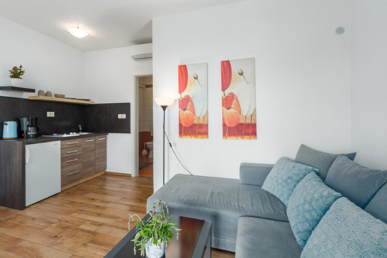 Apartments Zomzi Пореч Екстер'єр фото