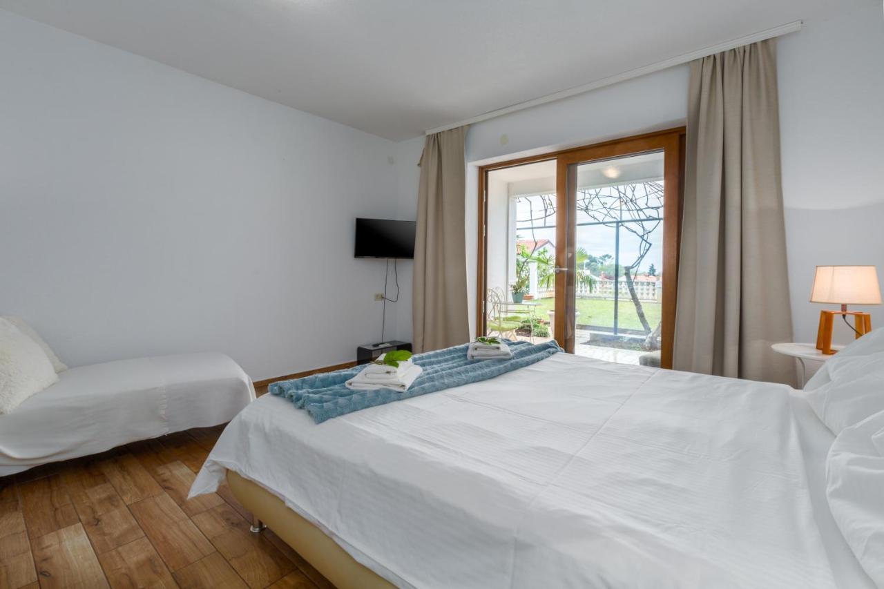 Apartments Zomzi Пореч Екстер'єр фото