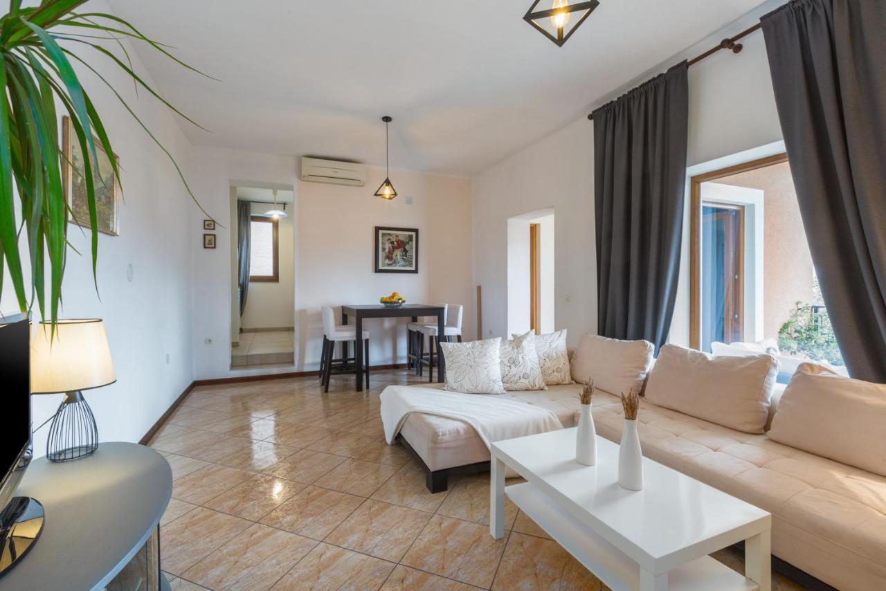 Apartments Zomzi Пореч Екстер'єр фото