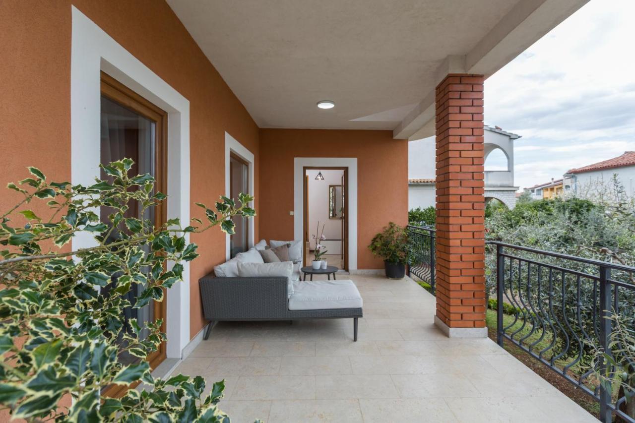 Apartments Zomzi Пореч Екстер'єр фото