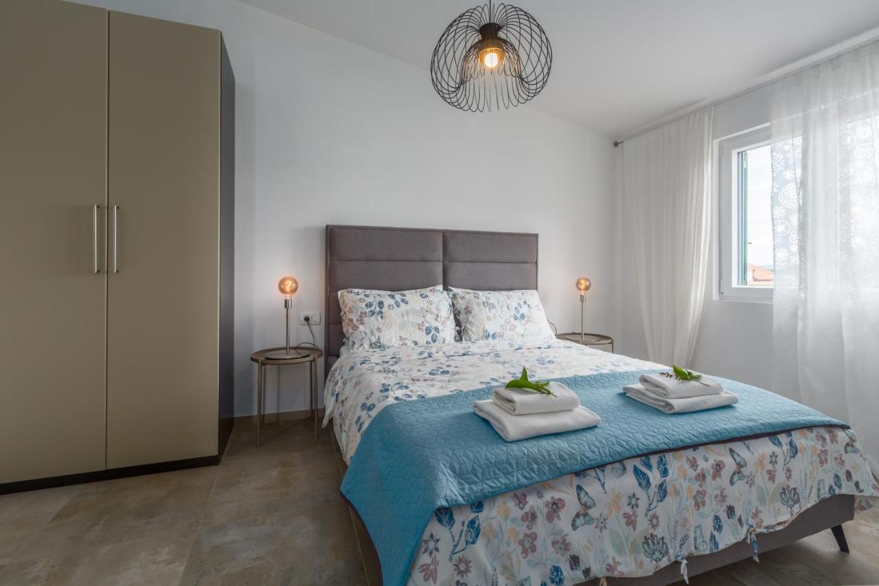 Apartments Zomzi Пореч Екстер'єр фото