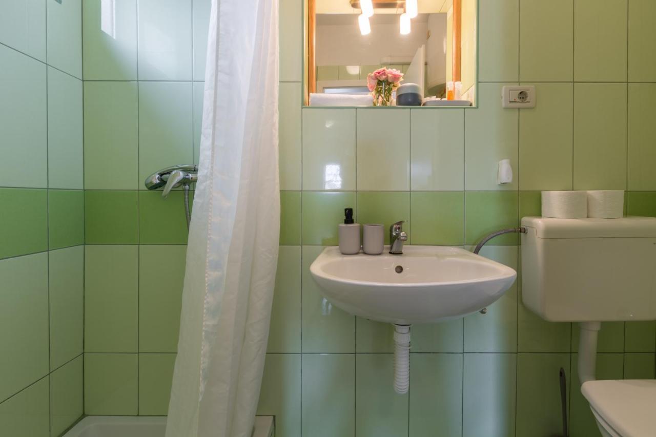 Apartments Zomzi Пореч Екстер'єр фото