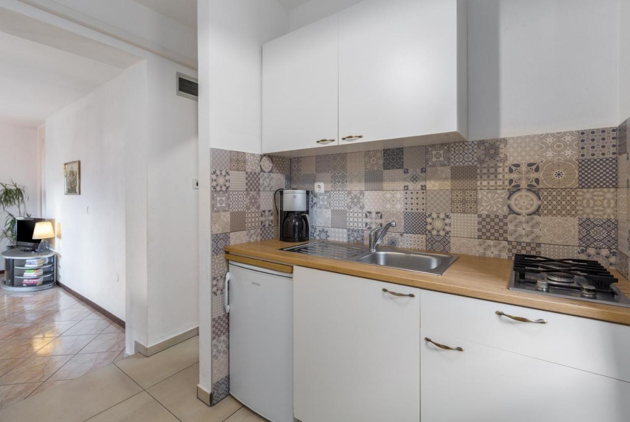 Apartments Zomzi Пореч Екстер'єр фото