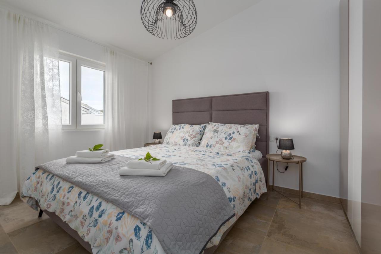 Apartments Zomzi Пореч Екстер'єр фото
