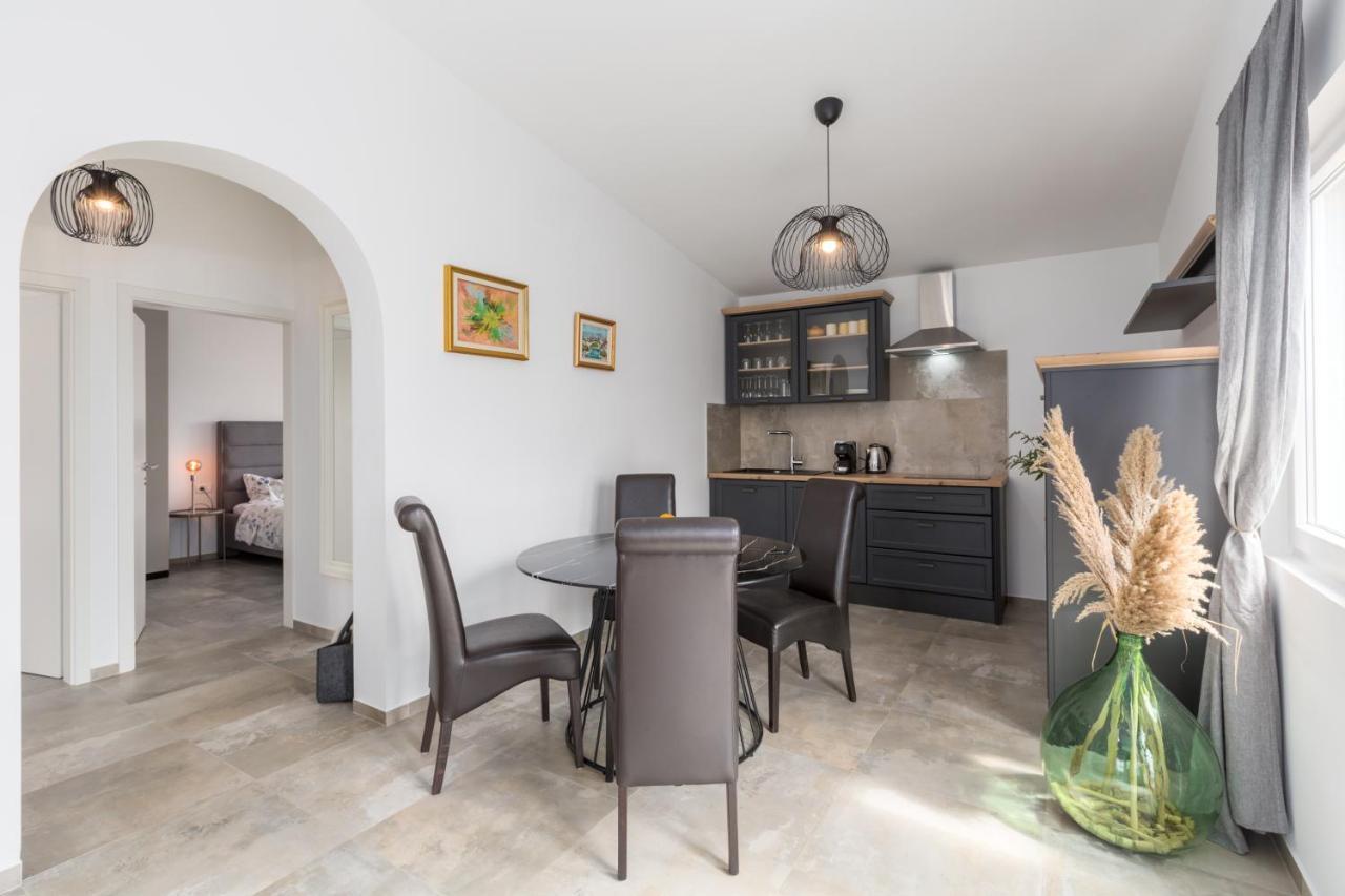 Apartments Zomzi Пореч Екстер'єр фото