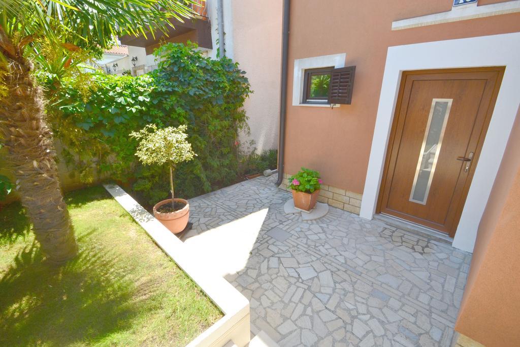 Apartments Zomzi Пореч Екстер'єр фото