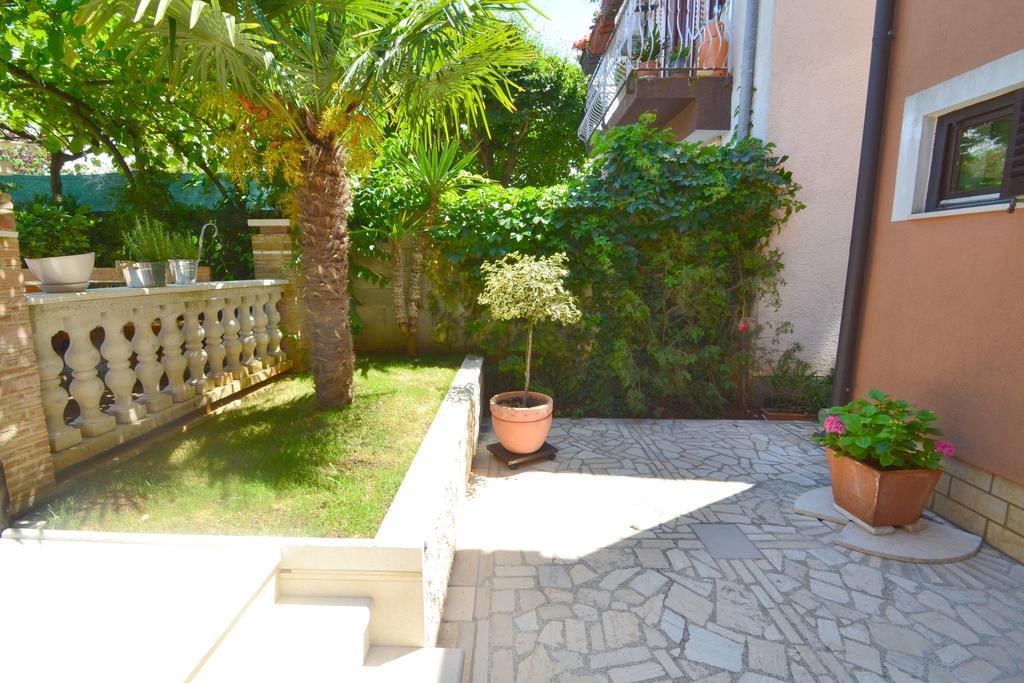 Apartments Zomzi Пореч Екстер'єр фото